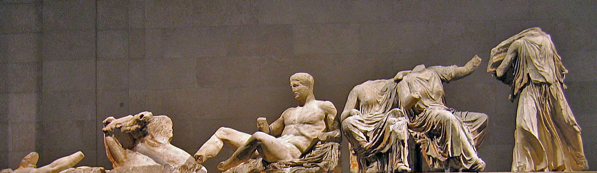 Elementi scolpiti del frontone est, conservati al British Museum, assemblati con calchi degli elementi in atto ad Atene