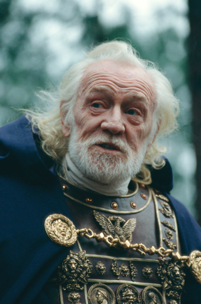 Richard Harris nel ruolo dell'imperatore Marco Aurelio, nel film di Ridley Scott Il Gladiatore, 2000