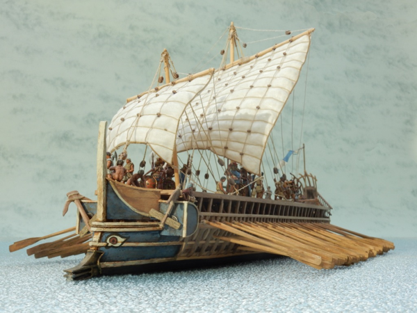 Trireme greca da guerra, immagine da http://www.dusekshipkits.com/greek-trireme1