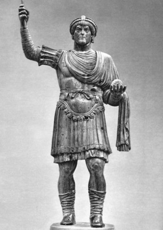 Il Colosso di Barletta, l'identificazione della statua è incerta, ma tra le ipotesi possibili c'è anche quella che si tratti dell'imperatore Valentiniano I