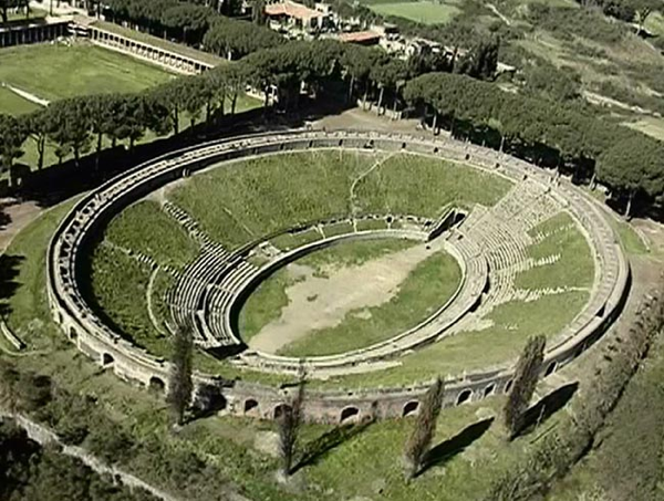 Veduta aerea dell'Anfiteatro di Pompei