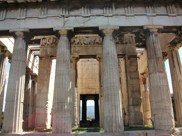 L'Hephaestheion di Atene: pronao e fregio interno del sekos.