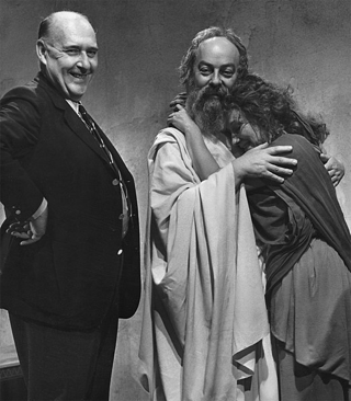 Roberto Rossellini, Jean Sylvère e Anne Caprile durante le riprese di Socrate (1970)