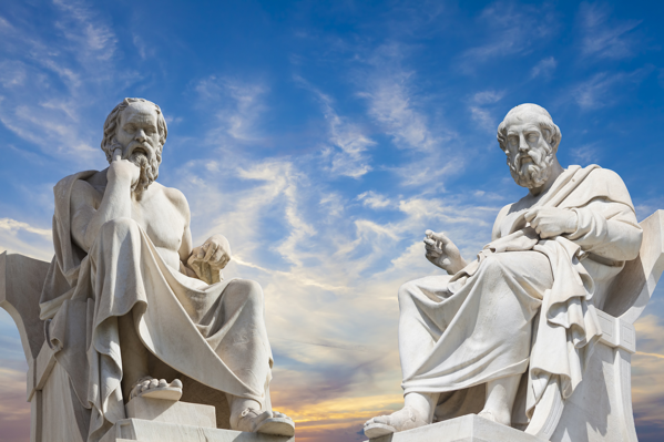 Statue di Socrate e Platone