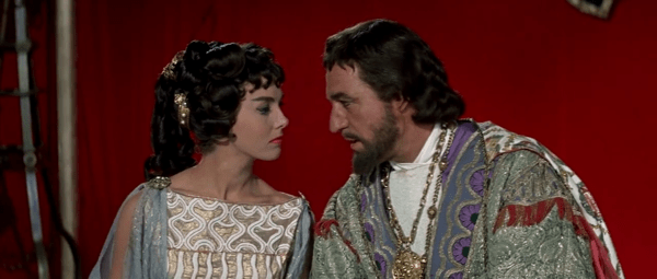   Anne Wakefield  (Artemisia) e David Farrar (Serse) in L'eroe di Sparta (1962)
